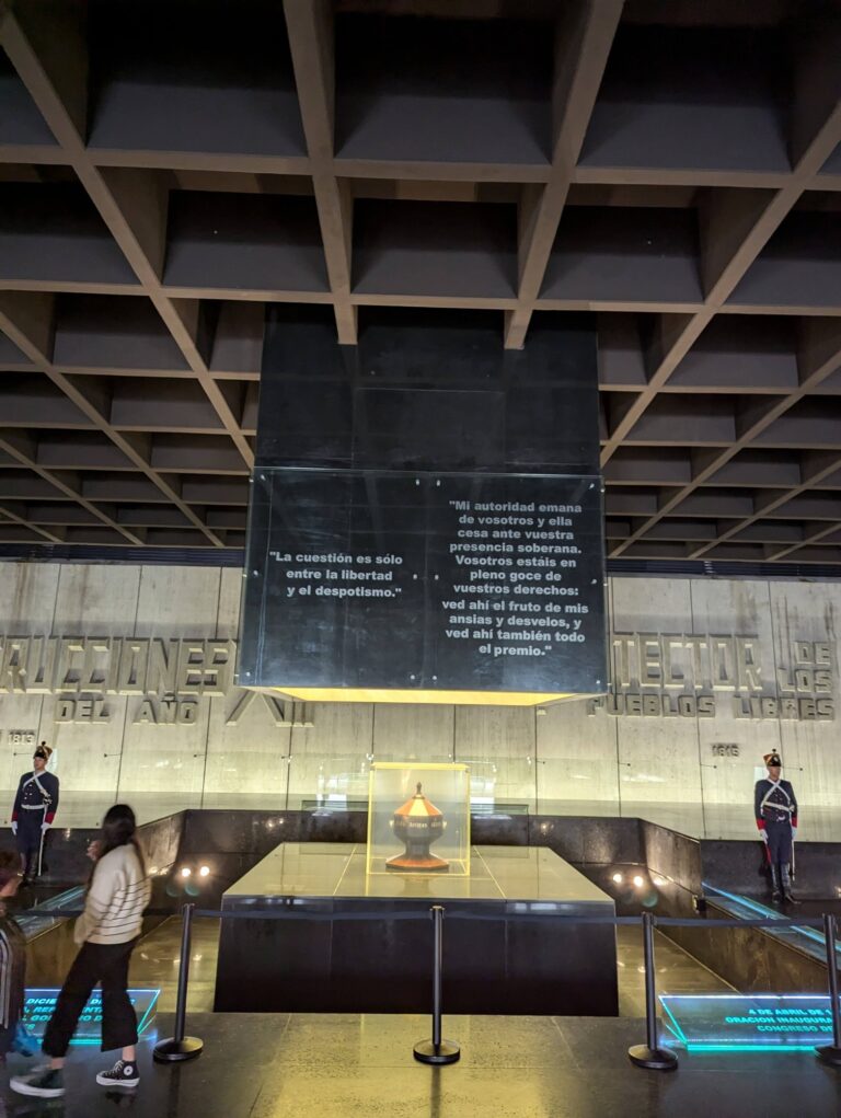 Interior del Monumento de Artigas